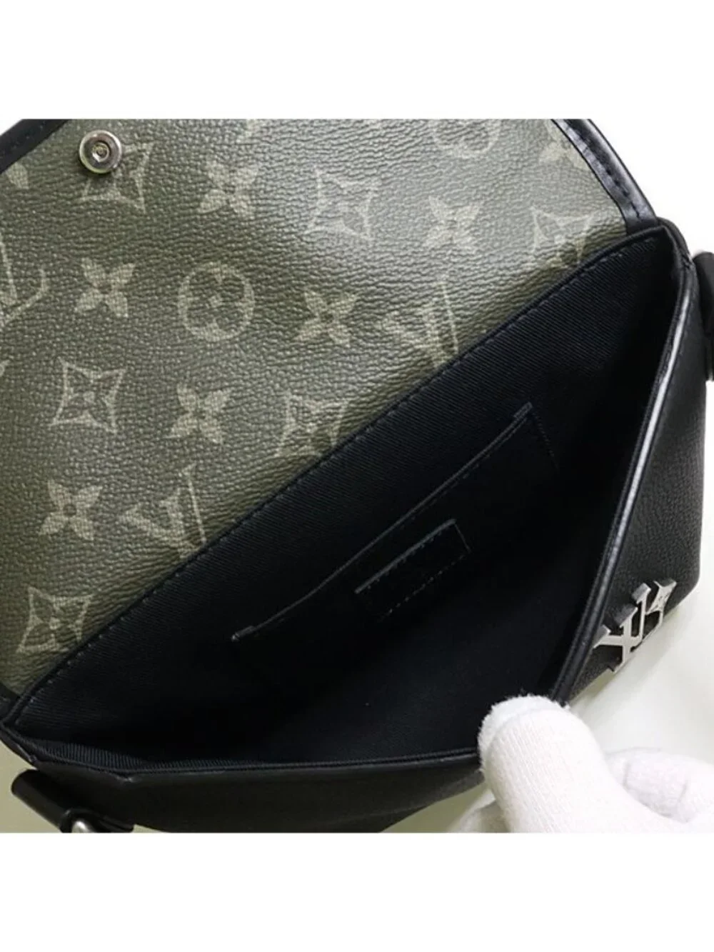 Louis Vuitton Pulse Wearable Wallet Shoulder Bag Khaki Black